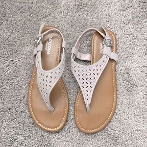 Barely worn Arizona Jeans Co summer sandals pale pink size 7